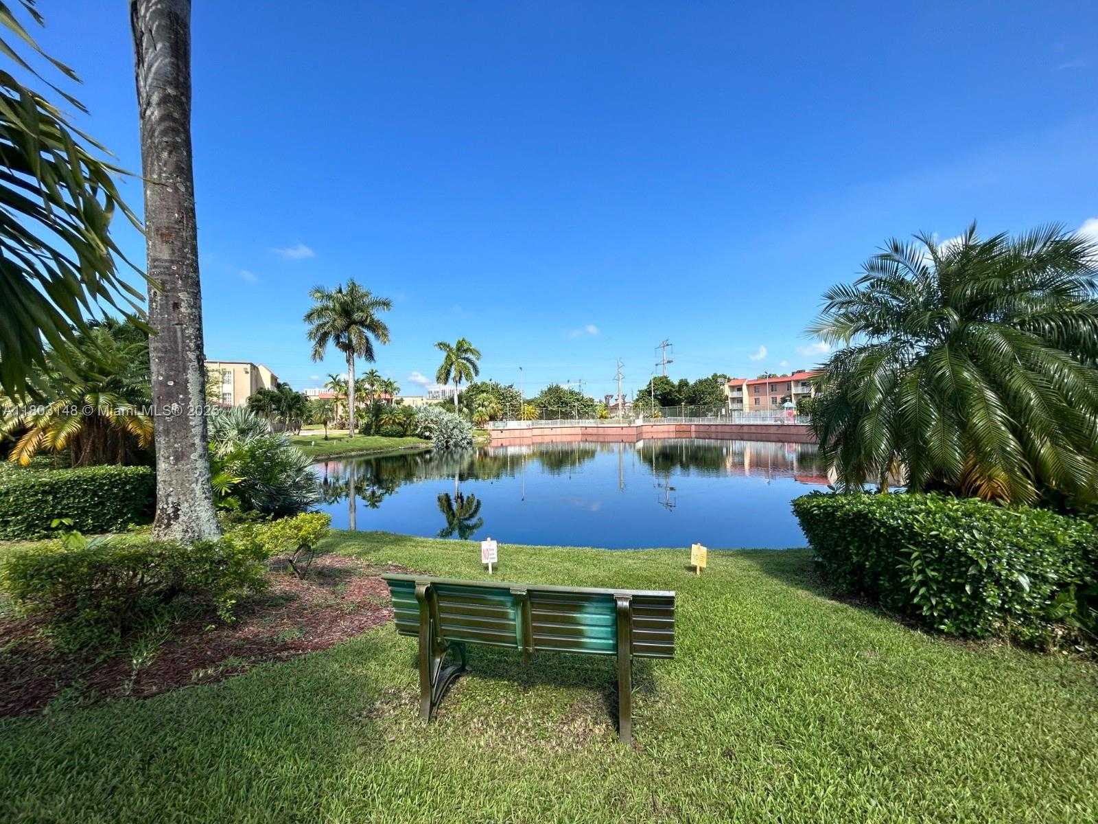 Small Image of 5201 GENEVA WAY #306, Doral Number 14