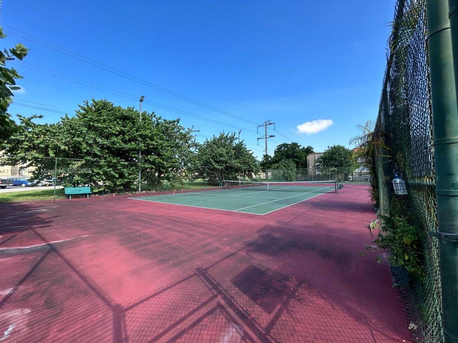 Small Image of 5201 GENEVA WAY #306, Doral Number 16