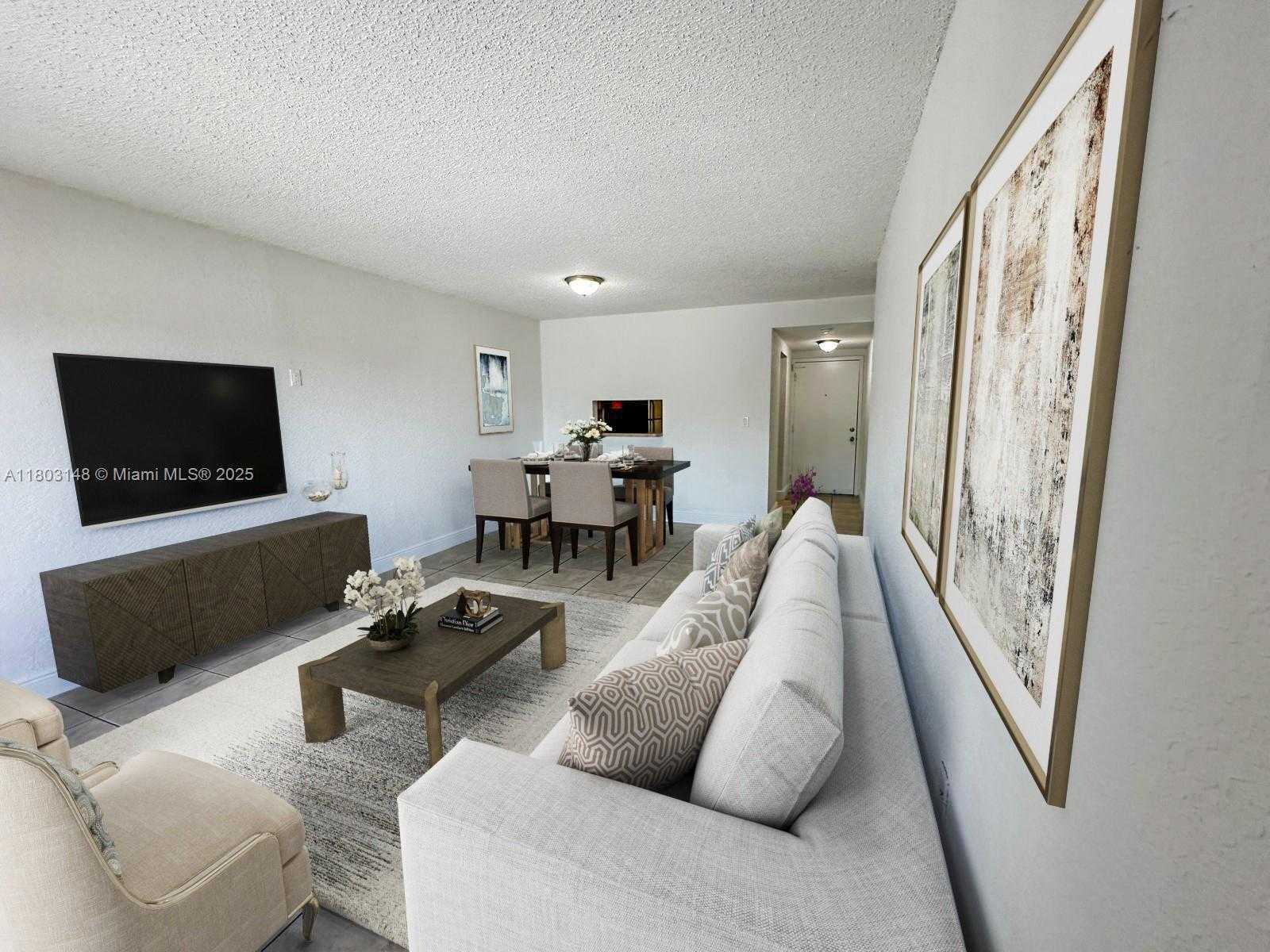 Small Image of 5201 GENEVA WAY #306, Doral Number 3