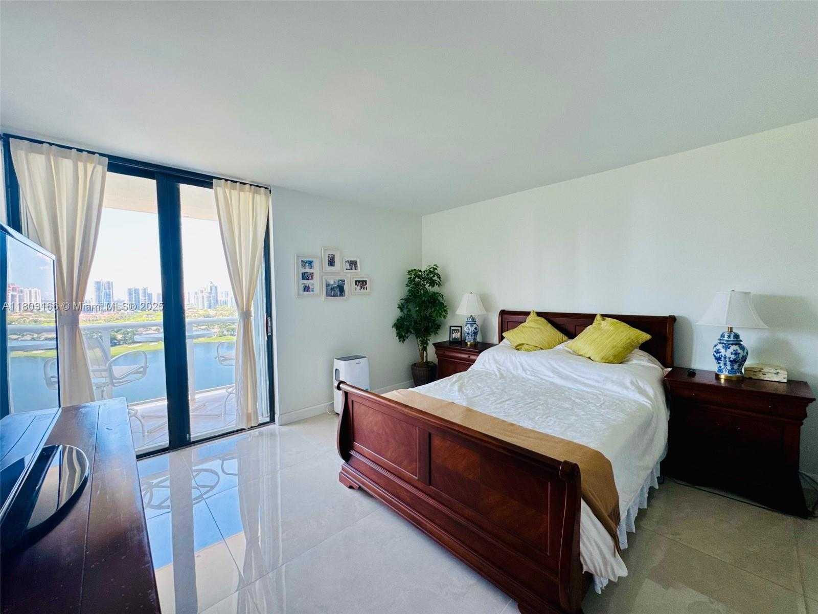 Small Image of 3675 NORTH COUNTRY CLUB DR #2106, Aventura Number 25