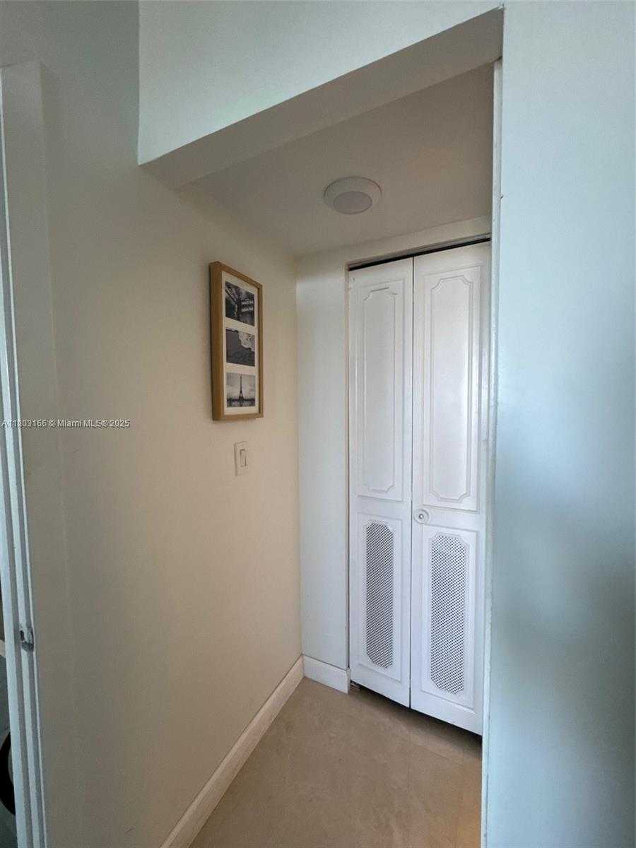 Small Image of 3675 NORTH COUNTRY CLUB DR #2106, Aventura Number 30