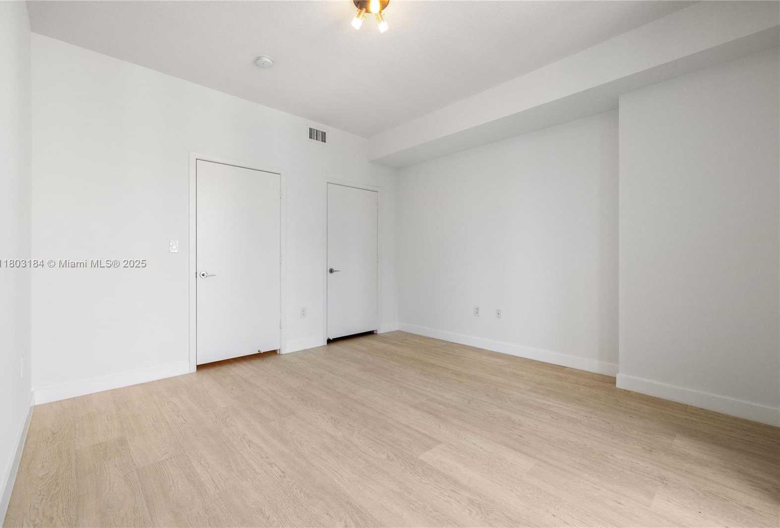 Small Image of 1111 SOUTH WEST 1ST AVE #3323-N, Miami Number 12