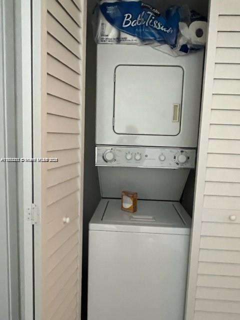 Small Image of 8225 LAKE DR #501, Doral Number 10