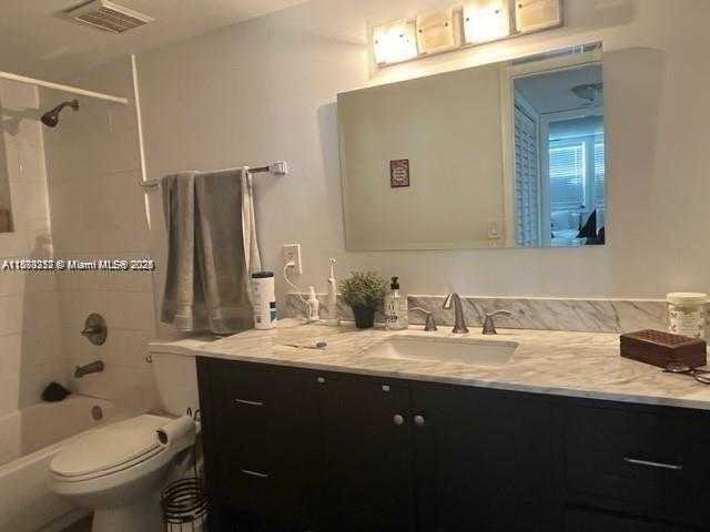 Small Image of 8225 LAKE DR #501, Doral Number 8