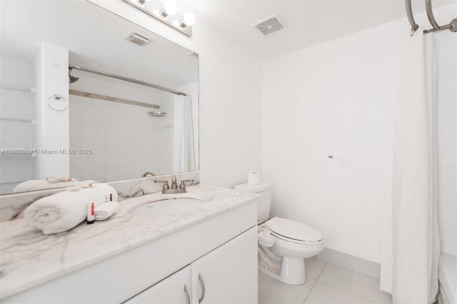 Small Image of 1200 BRICKELL BAY DR #2315, Miami Number 12