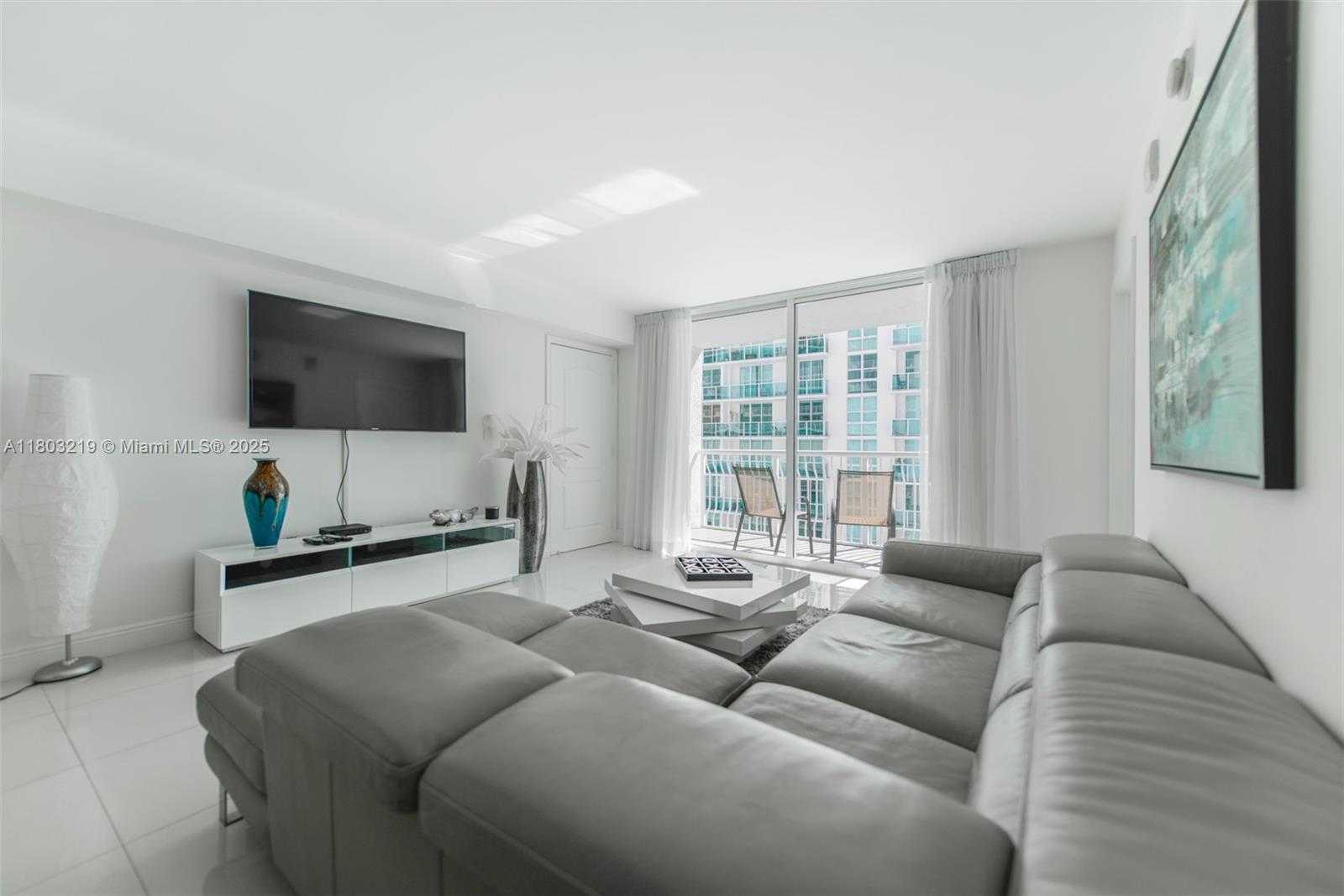 Small Image of 1200 BRICKELL BAY DR #2315, Miami Number 2
