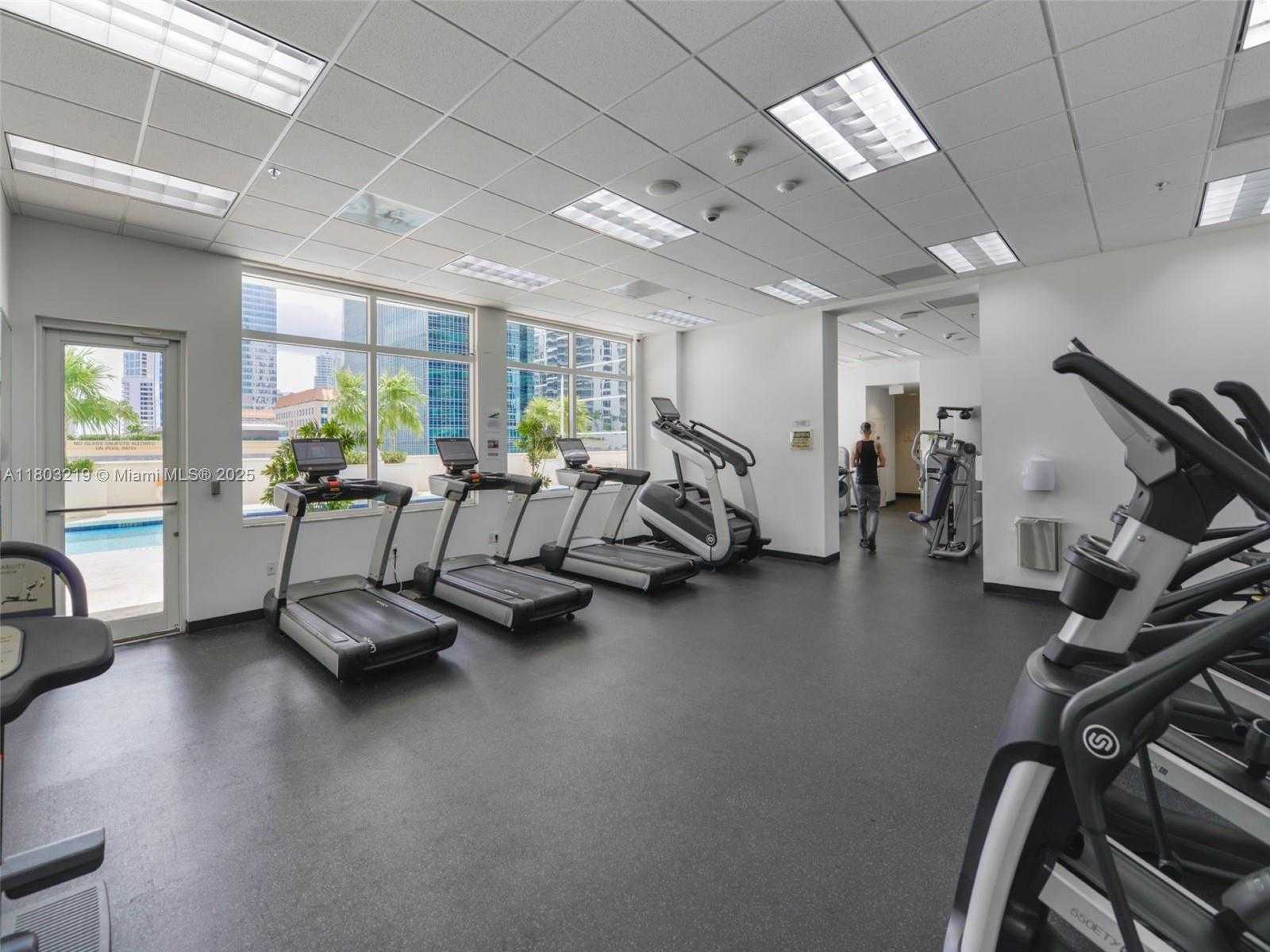 Small Image of 1200 BRICKELL BAY DR #2315, Miami Number 32