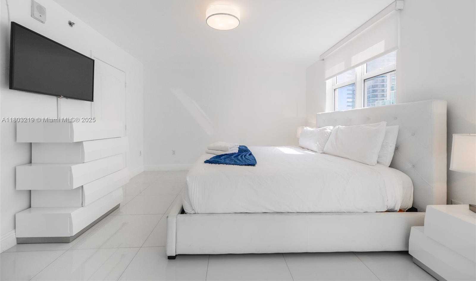 Small Image of 1200 BRICKELL BAY DR #2315, Miami Number 9
