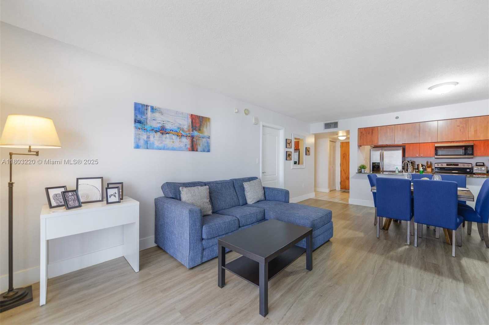 Small Image of 1200 BRICKELL BAY DR #2903, Miami Number 3