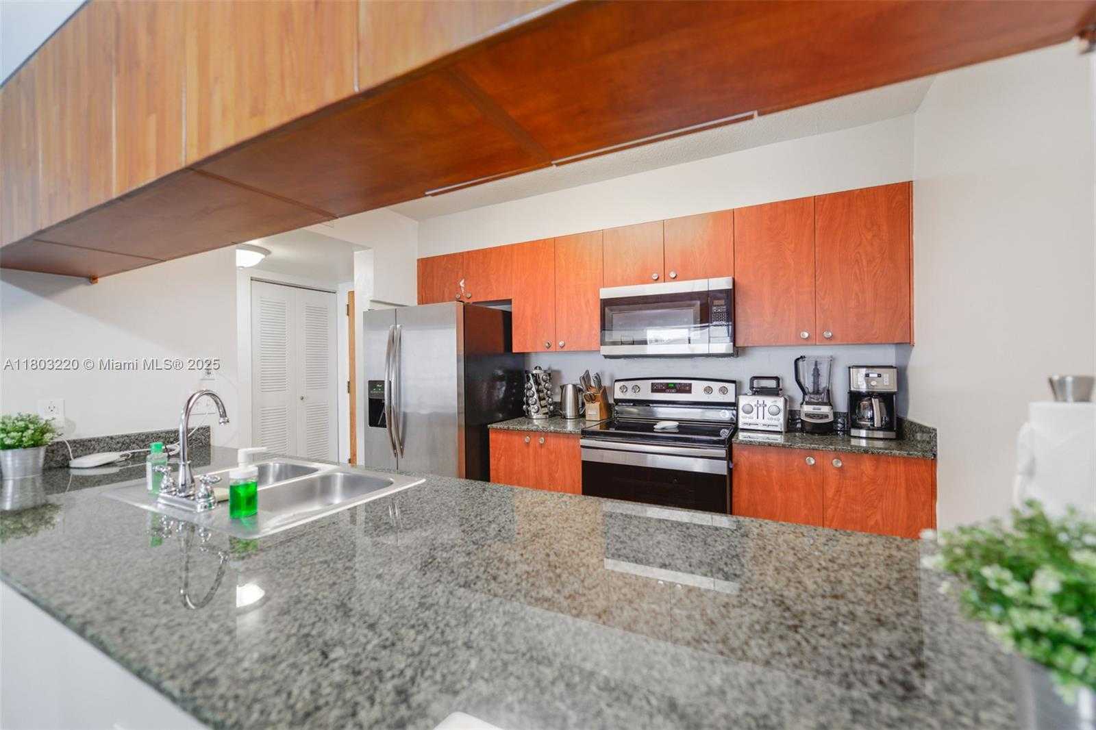 Small Image of 1200 BRICKELL BAY DR #2903, Miami Number 7