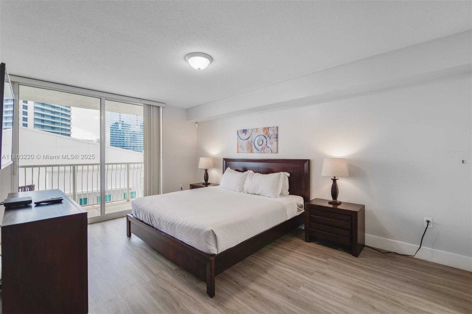 Small Image of 1200 BRICKELL BAY DR #2903, Miami Number 9