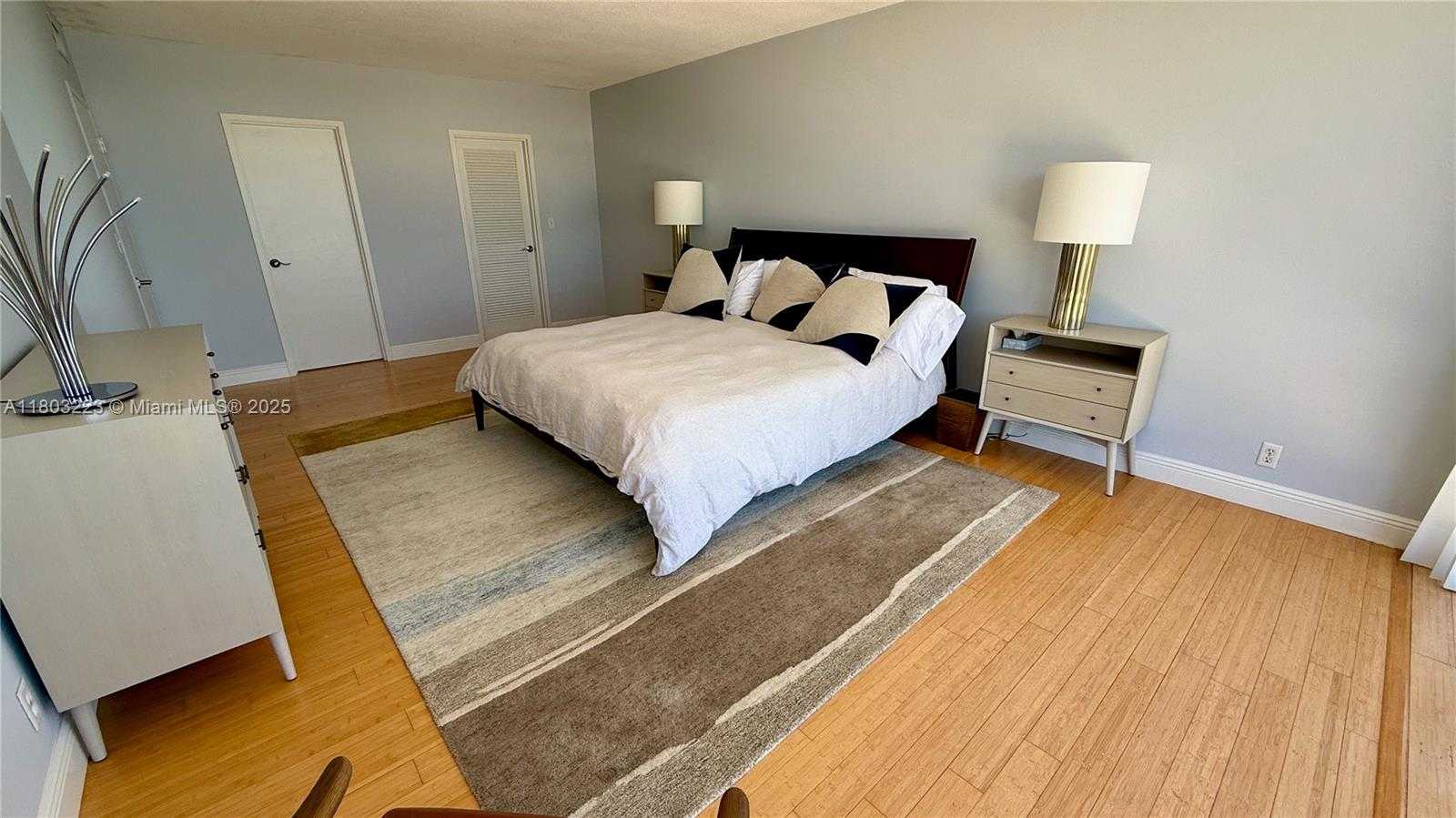 Small Image of 900 BAY DR #725, Miami Beach Number 11