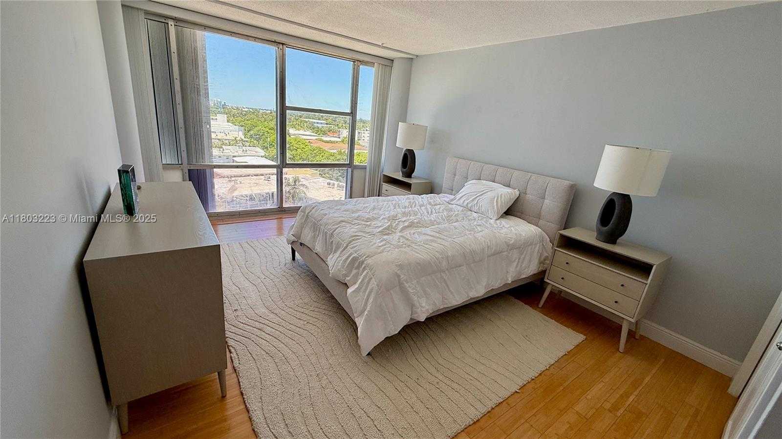 Small Image of 900 BAY DR #725, Miami Beach Number 15