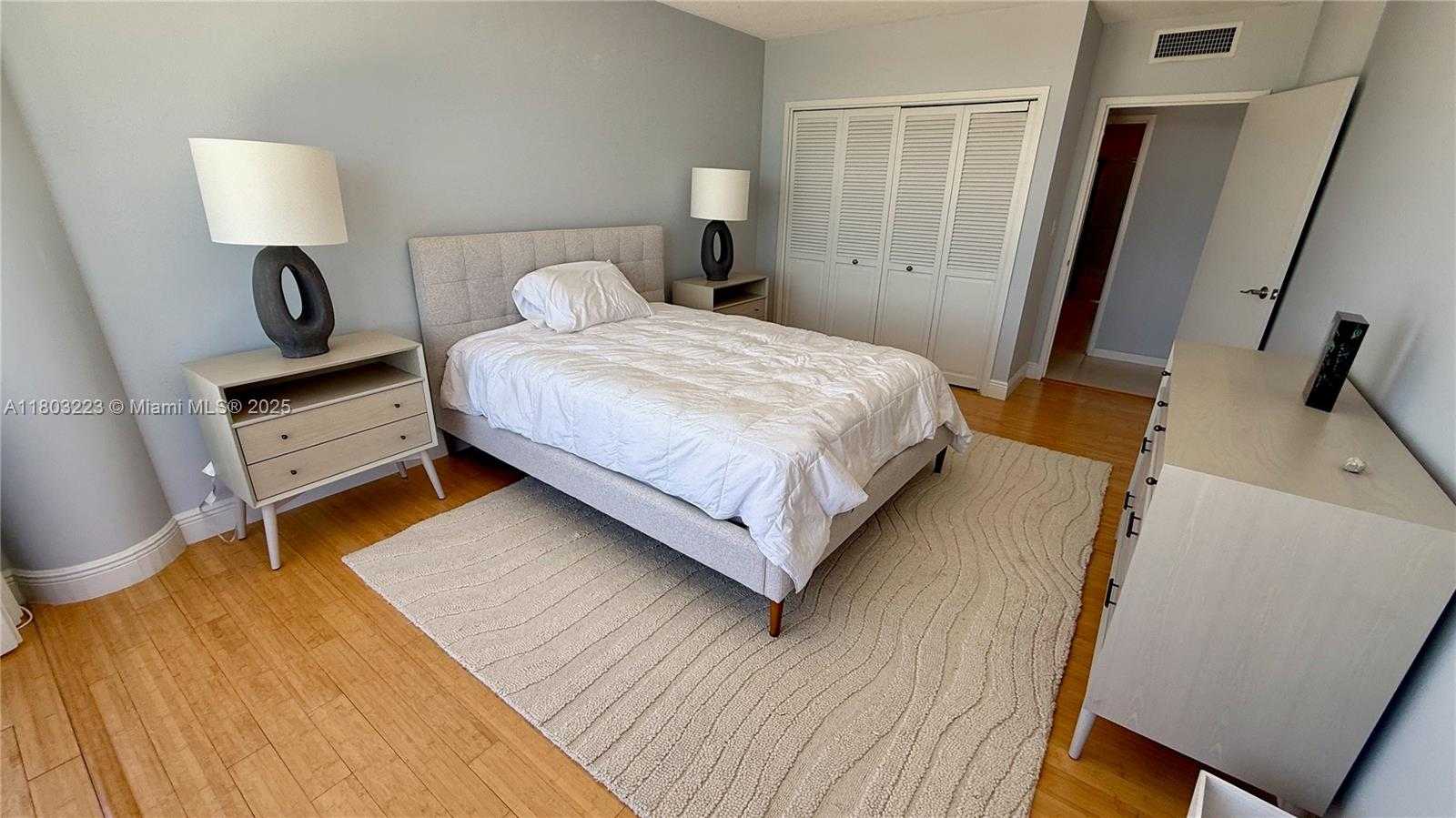 Small Image of 900 BAY DR #725, Miami Beach Number 16