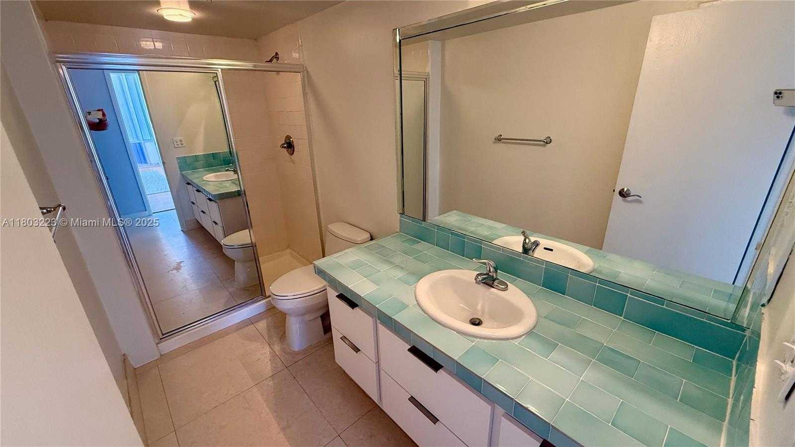 Small Image of 900 BAY DR #725, Miami Beach Number 17
