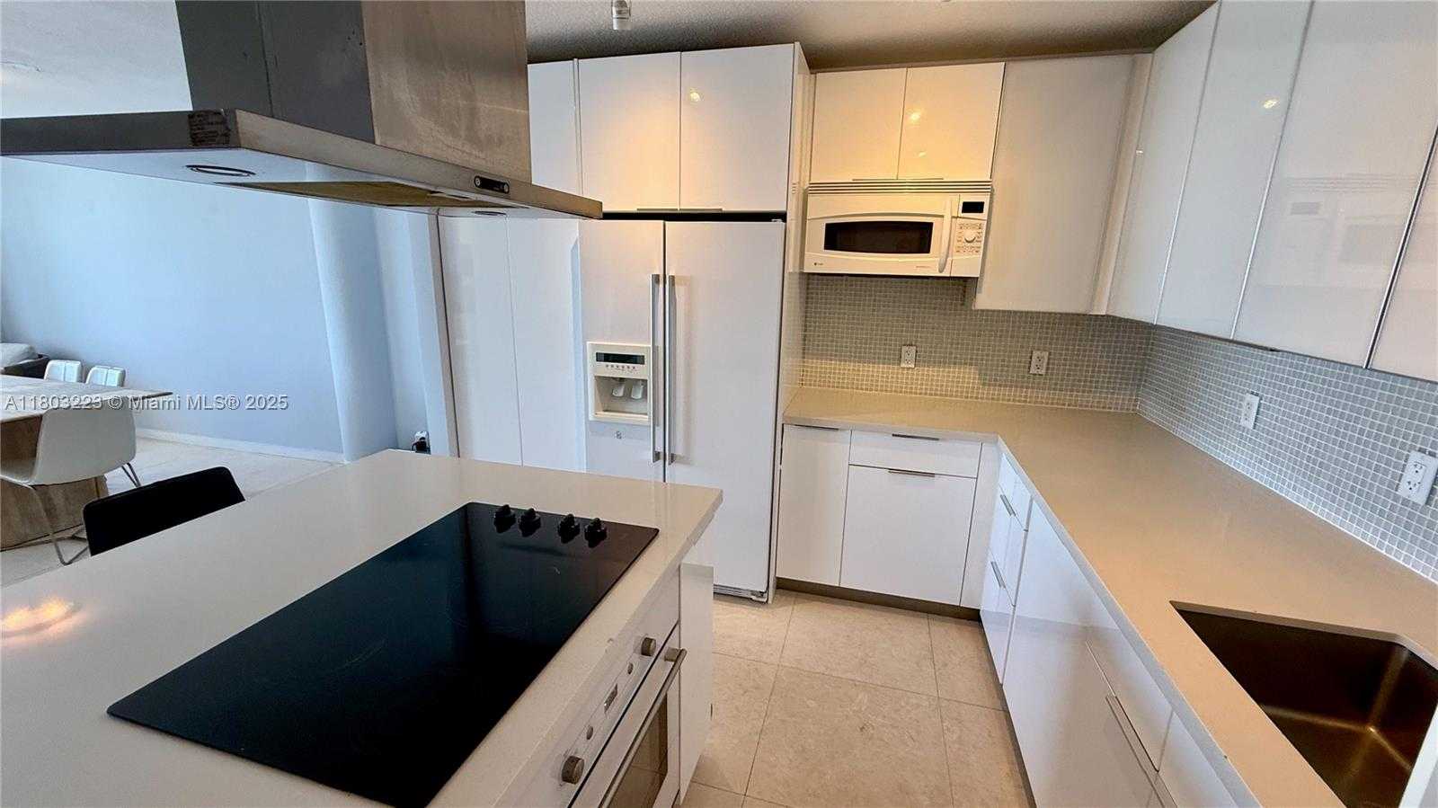 Small Image of 900 BAY DR #725, Miami Beach Number 5