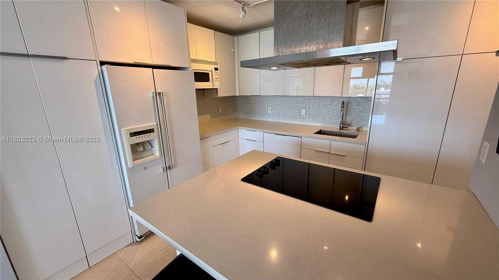 Small Image of 900 BAY DR #725, Miami Beach Number 7