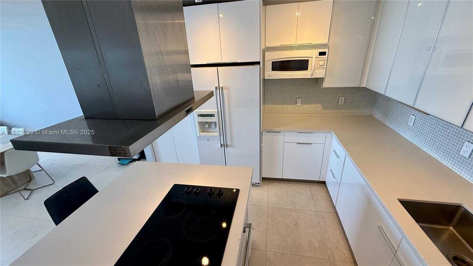 Small Image of 900 BAY DR #725, Miami Beach Number 8