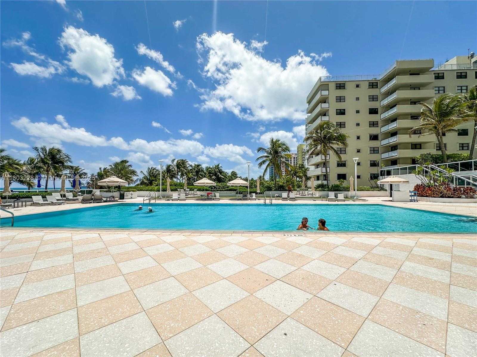 Small Image of 100 LINCOLN RD #917, Miami Beach Number 14