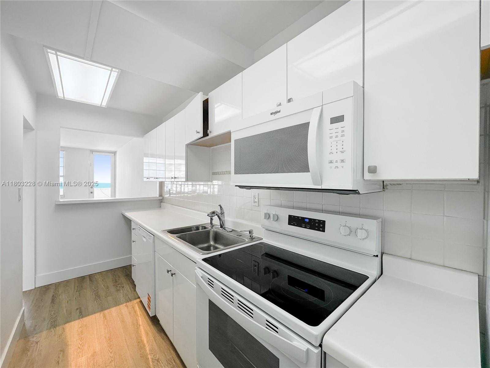 Small Image of 100 LINCOLN RD #917, Miami Beach Number 9