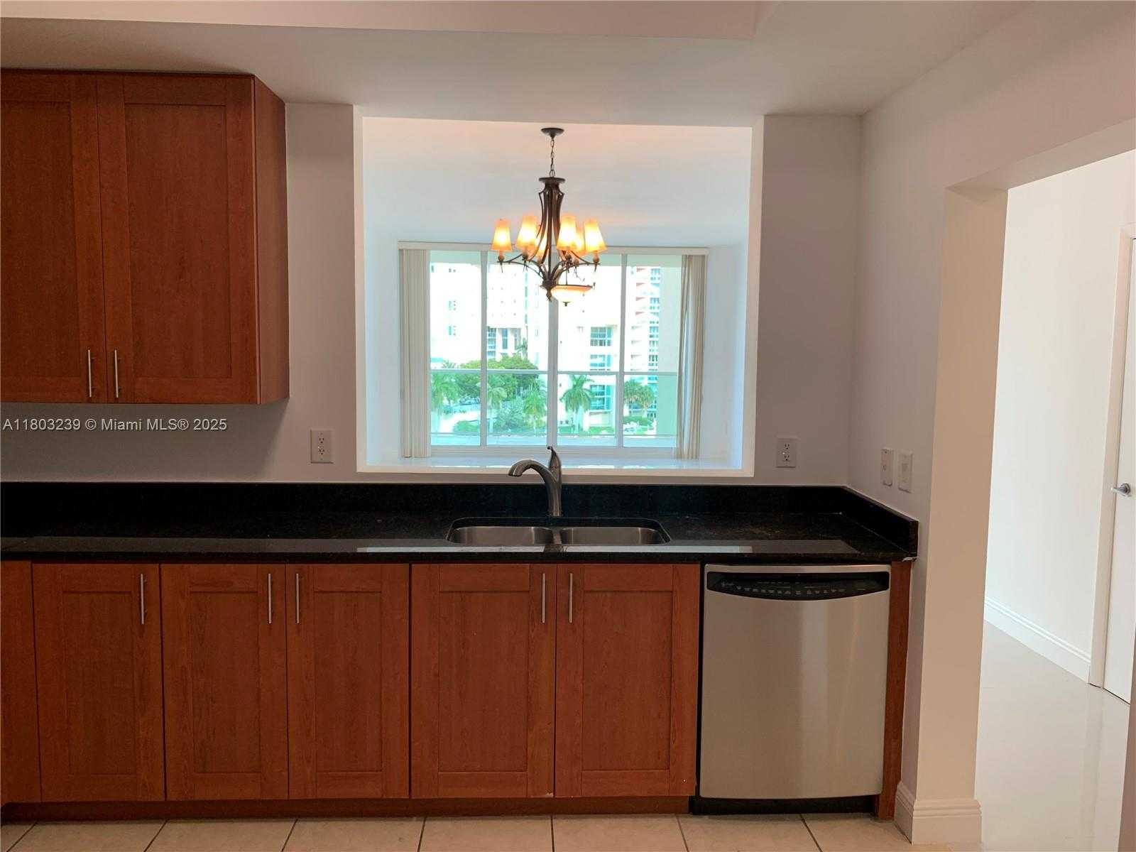 Small Image of 3340 NORTH EAST 190TH ST #605, Aventura Number 4