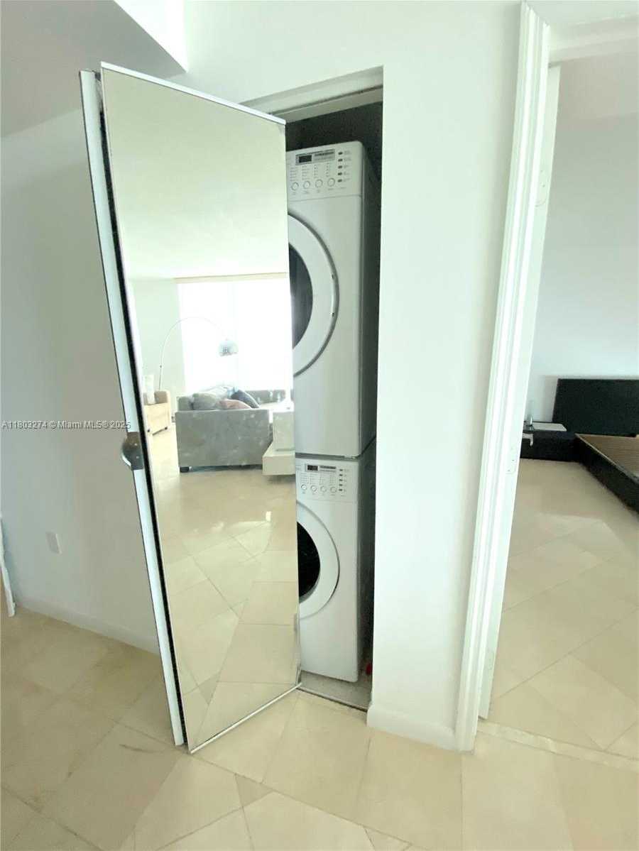 Small Image of 2101 Brickell Ave, Miami, FL 33129, USA Number 6
