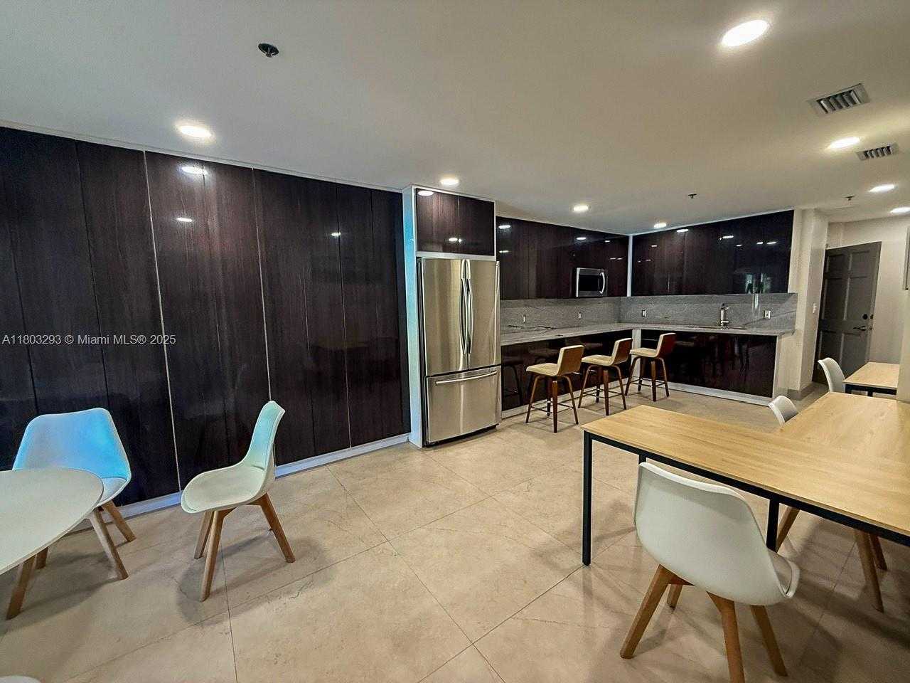 Small Image of 19601 EAST COUNTRY CLUB DR #7304, Aventura Number 21