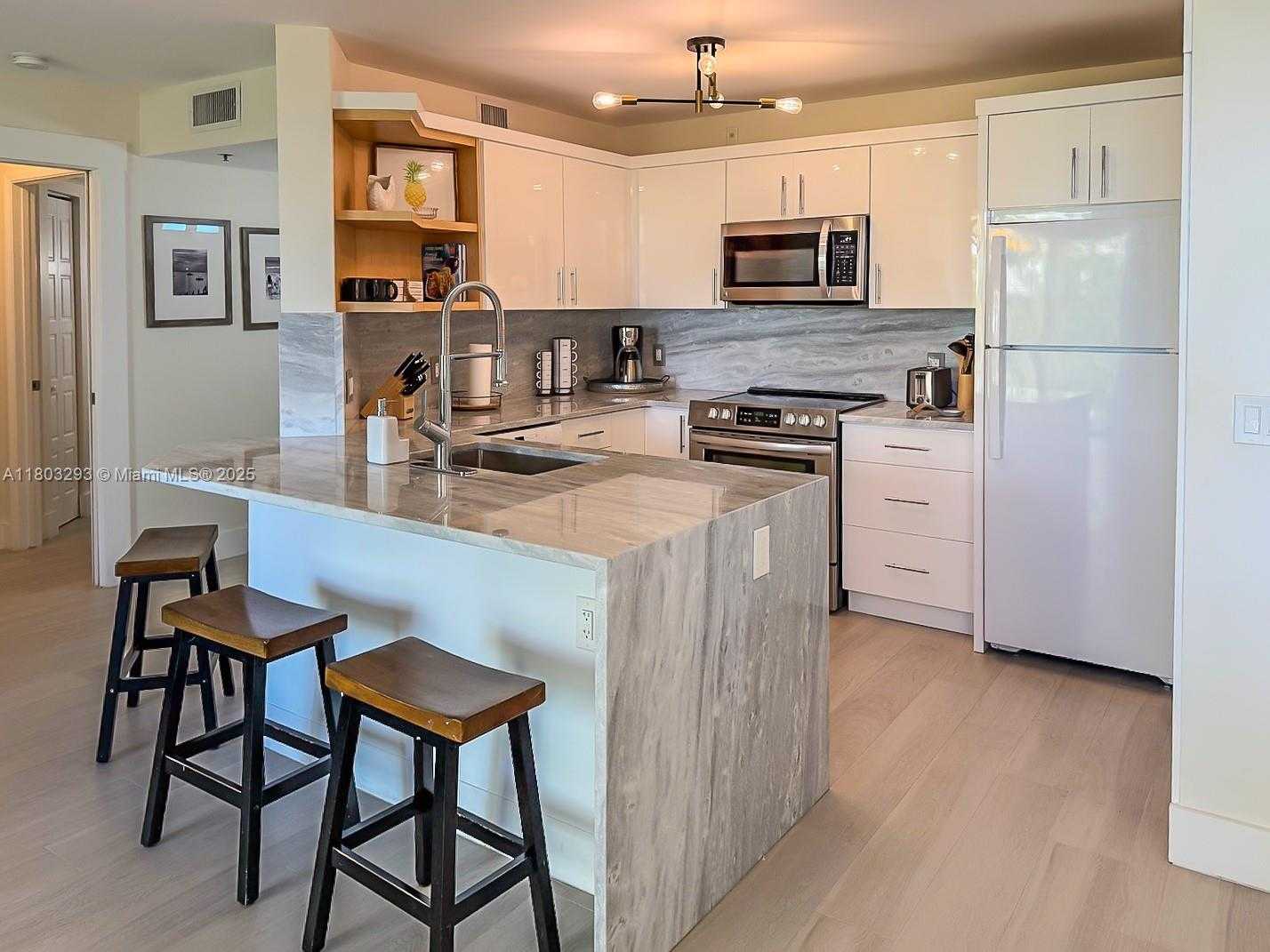 Small Image of 19601 EAST COUNTRY CLUB DR #7304, Aventura Number 3