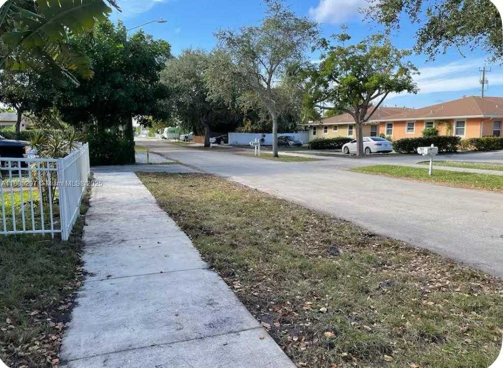 Small Image of 2306 LIBERTY ST #B, Hollywood Number 12