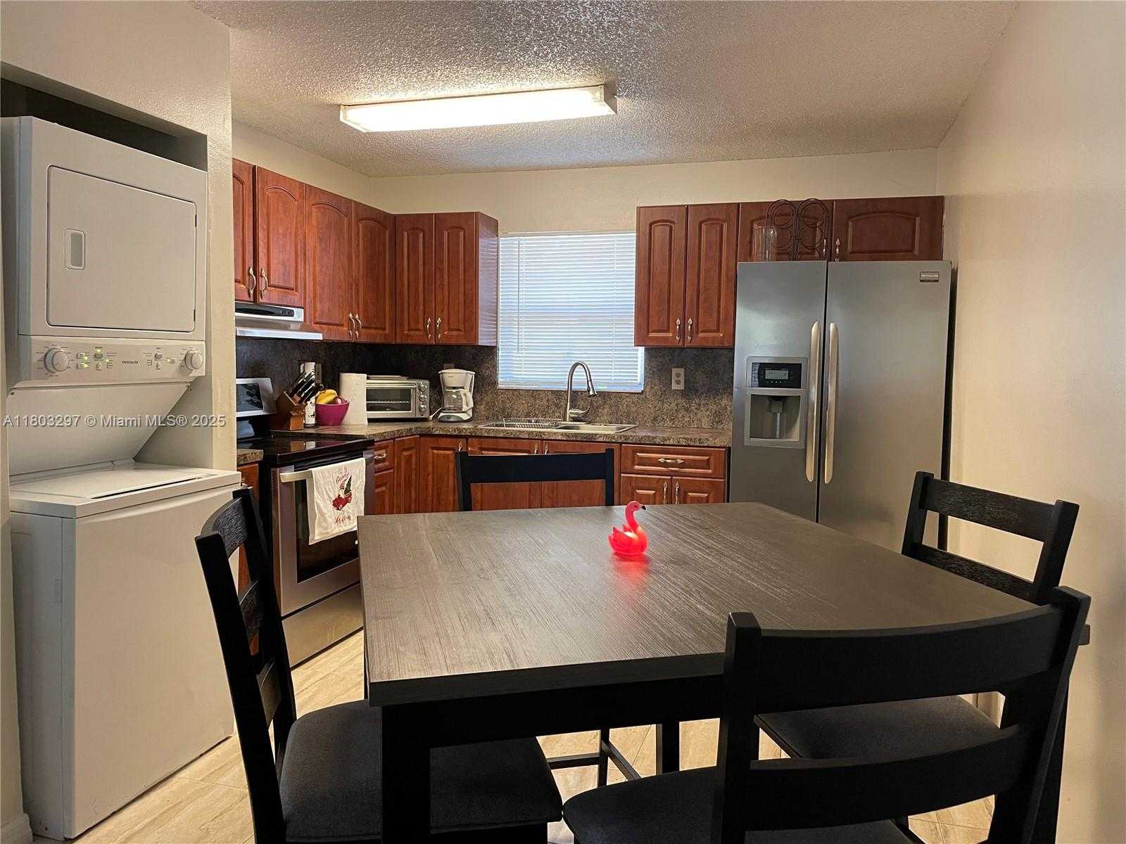 Small Image of 2306 LIBERTY ST #B, Hollywood Number 3