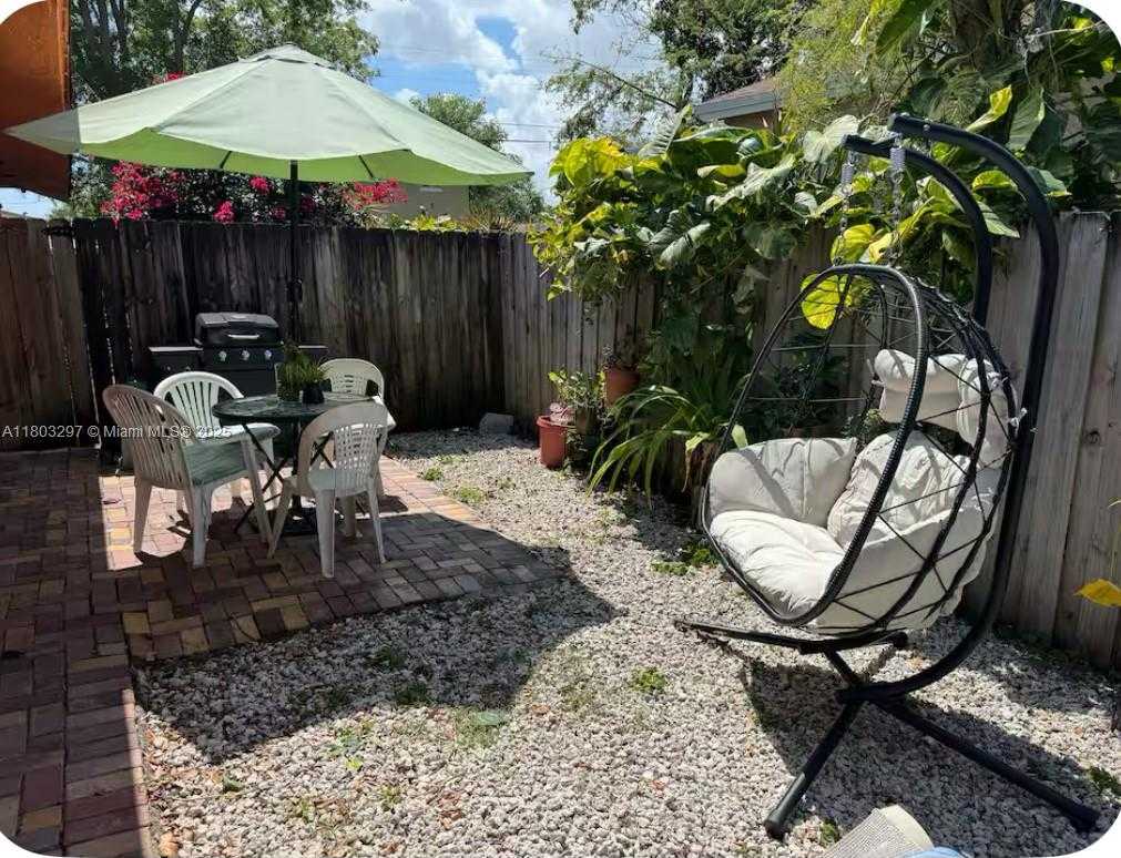 Small Image of 2306 LIBERTY ST #B, Hollywood Number 5