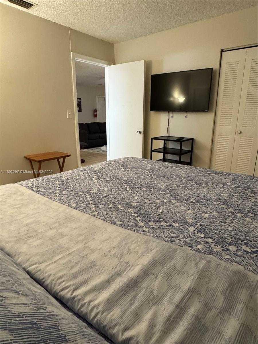 Small Image of 2306 LIBERTY ST #B, Hollywood Number 8