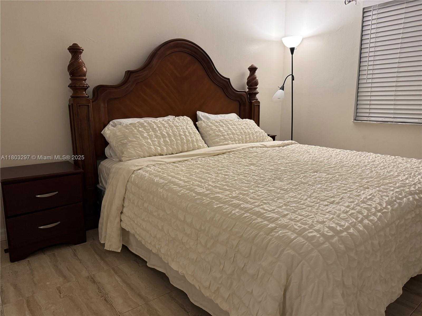 Small Image of 2306 LIBERTY ST #B, Hollywood Number 9