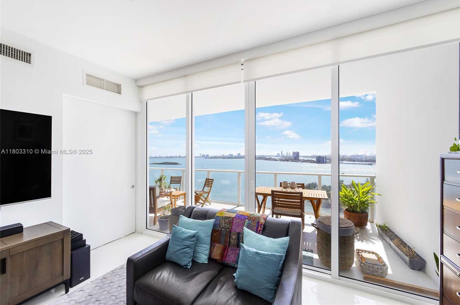 Small Image of 2020 NORTH BAYSHORE DR #1604, Miami Number 9