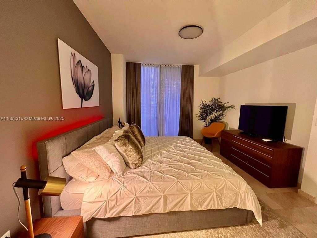 Small Image of 88 SOUTH WEST 7TH ST #808, Miami Number 16