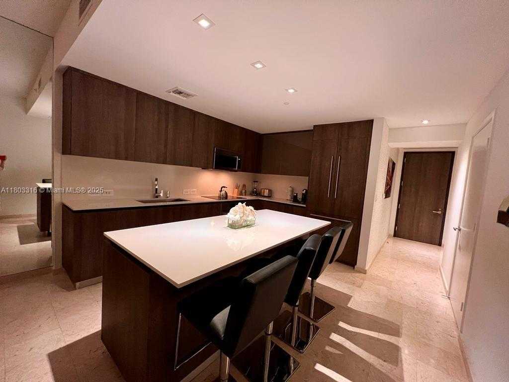 Small Image of 88 SOUTH WEST 7TH ST #808, Miami Number 3