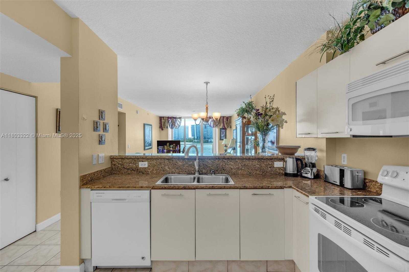 Small Image of 18100 NORTH BAY RD #404, Sunny Isles Beach Number 10