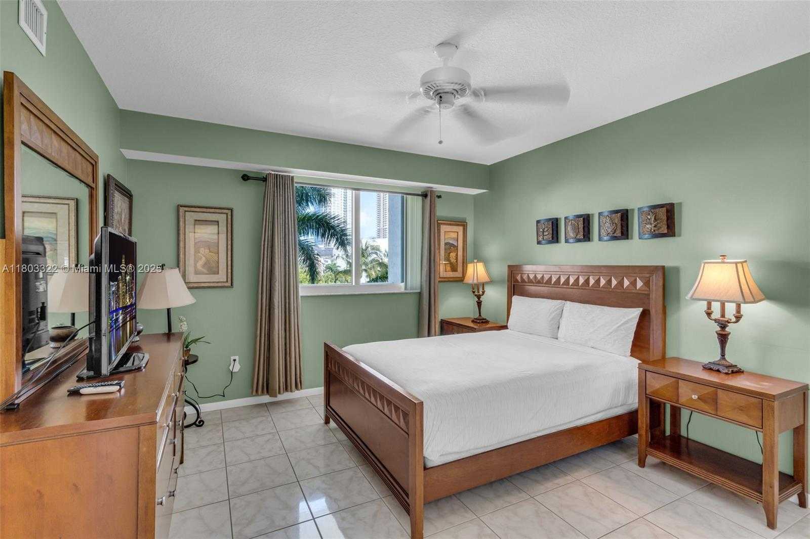 Small Image of 18100 NORTH BAY RD #404, Sunny Isles Beach Number 12