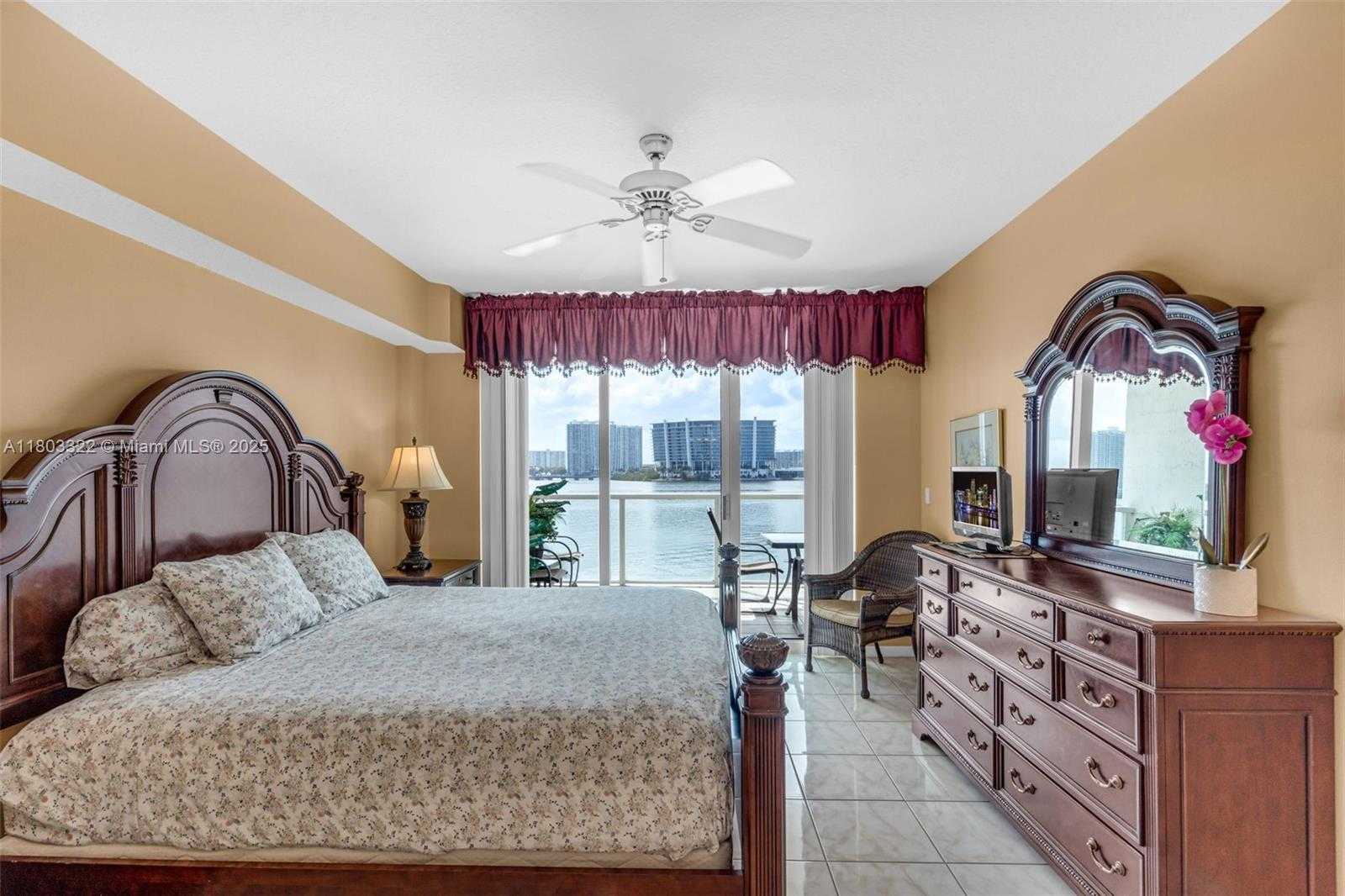 Small Image of 18100 NORTH BAY RD #404, Sunny Isles Beach Number 15