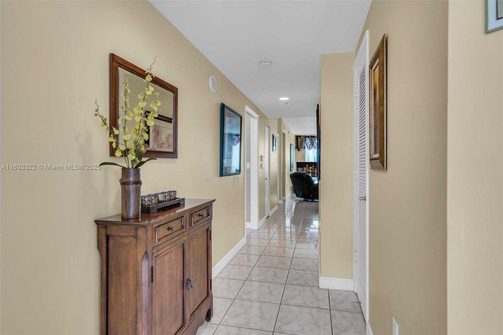 Small Image of 18100 NORTH BAY RD #404, Sunny Isles Beach Number 3