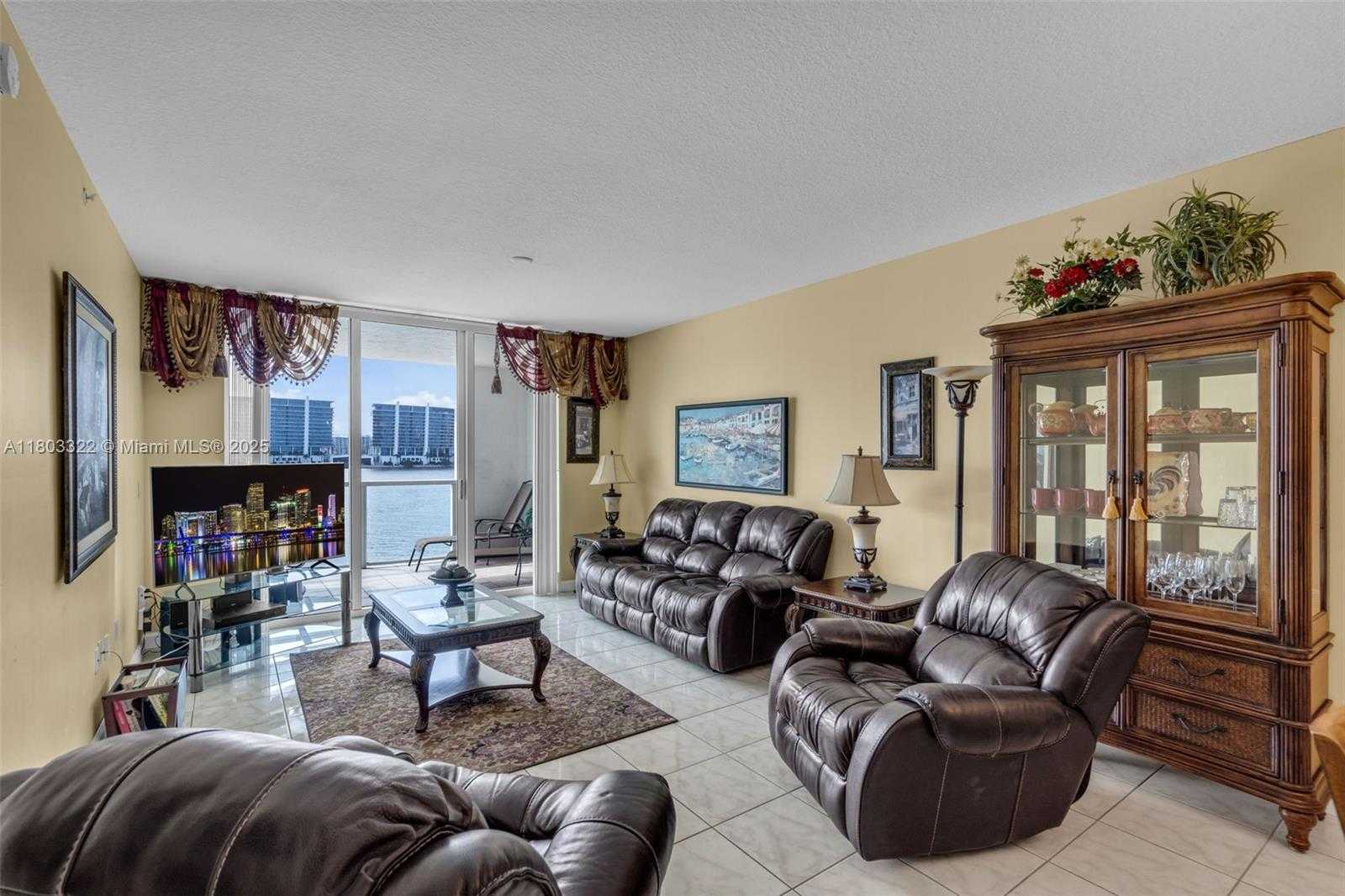 Small Image of 18100 NORTH BAY RD #404, Sunny Isles Beach Number 6
