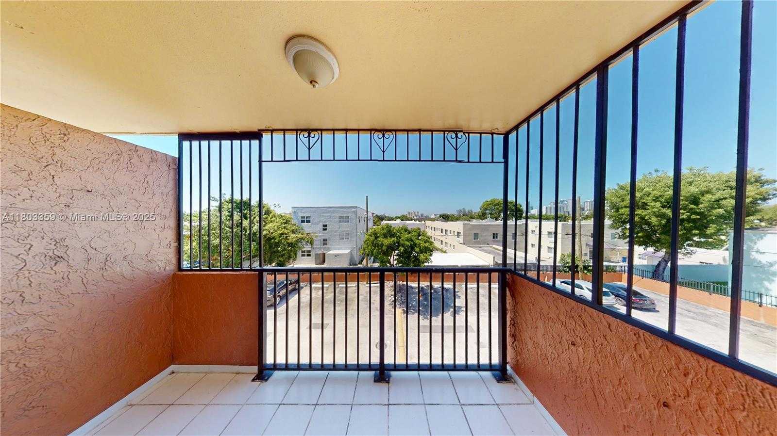 Small Image of 677 SOUTH WEST 9TH AVE #309, Miami Number 19