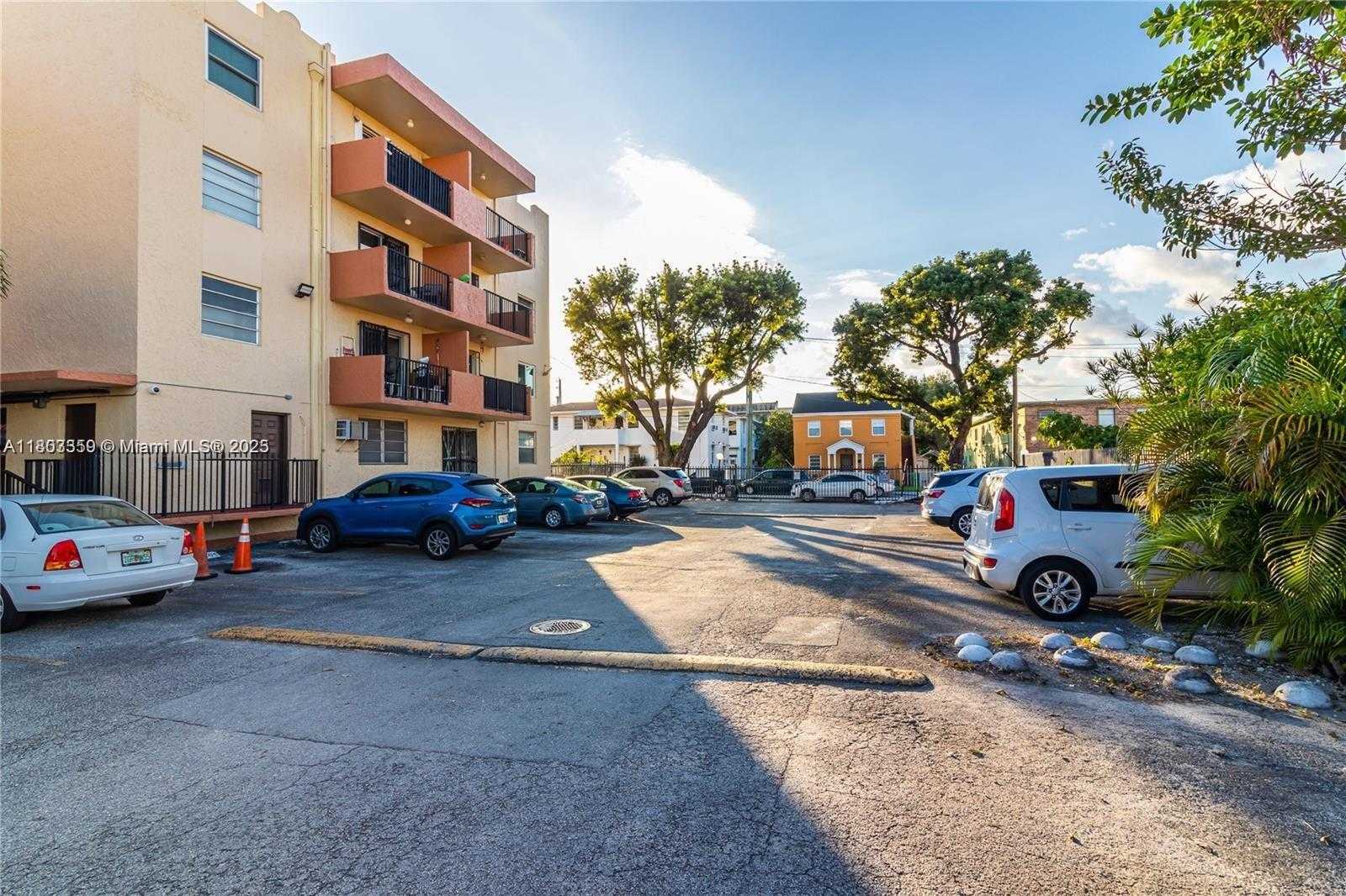 Small Image of 677 SOUTH WEST 9TH AVE #309, Miami Number 21