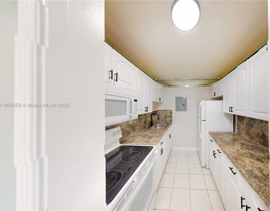 Small Image of 677 SOUTH WEST 9TH AVE #309, Miami Number 4