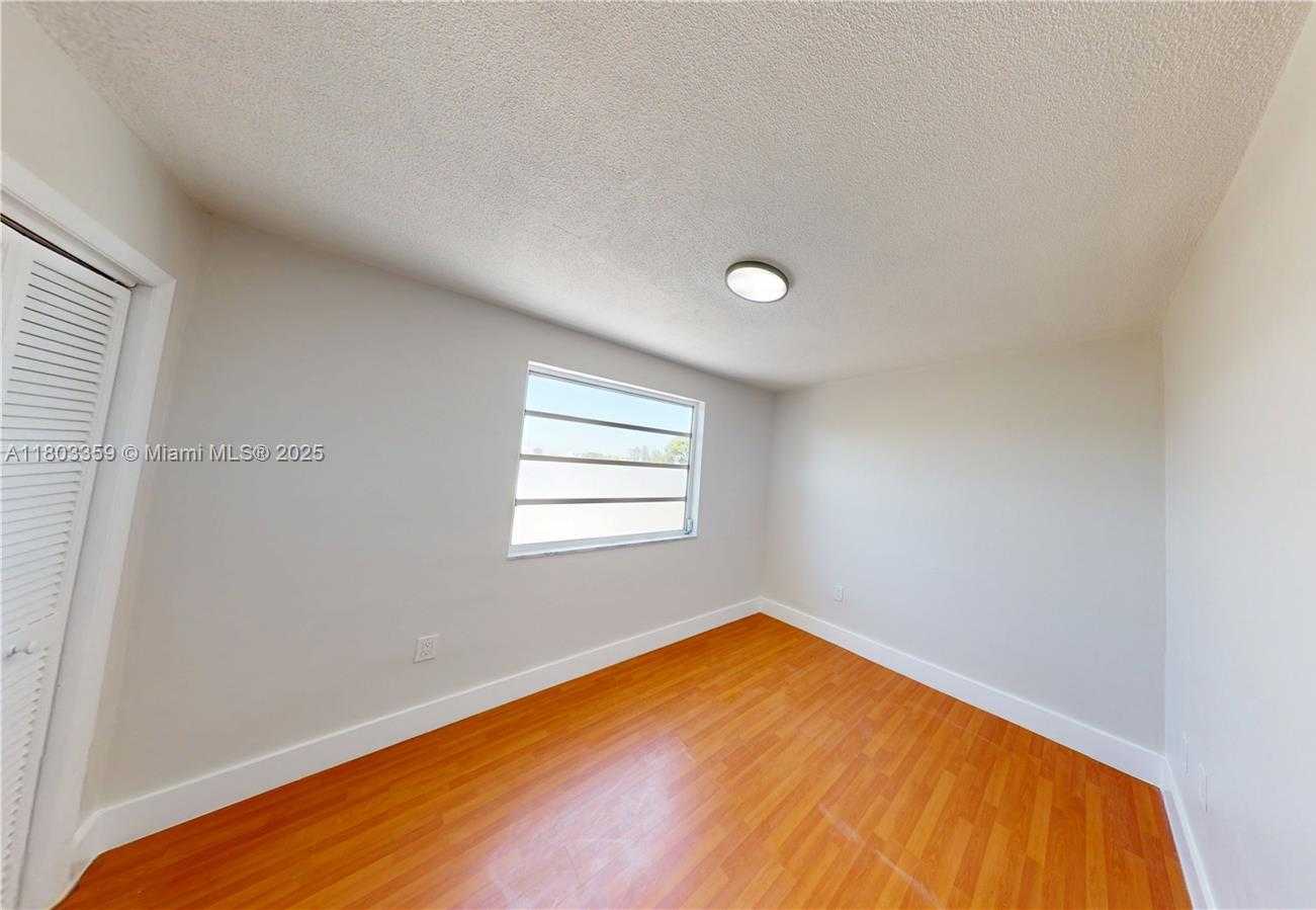 Small Image of 677 SOUTH WEST 9TH AVE #309, Miami Number 7