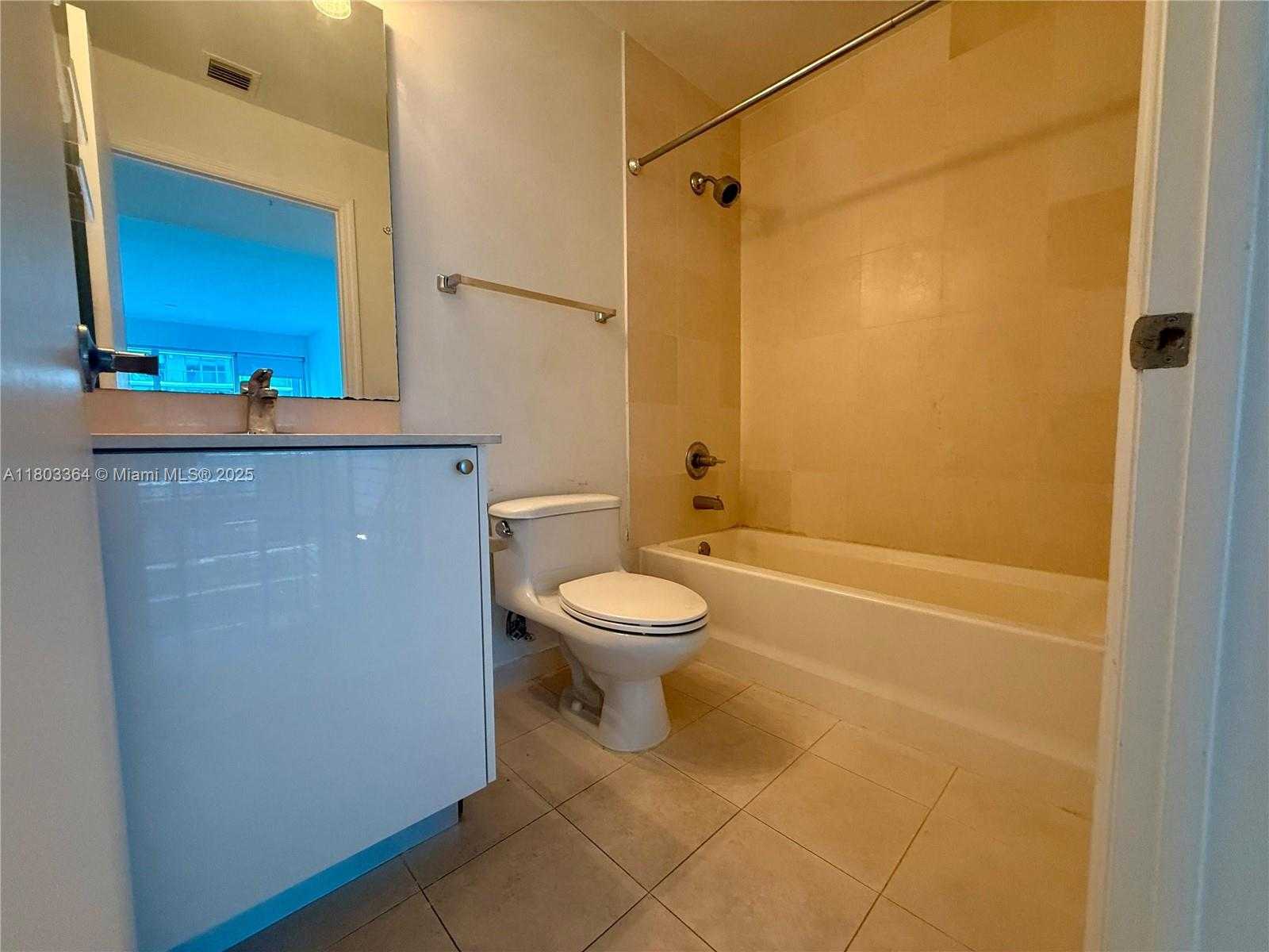Small Image of 60 SOUTH WEST 13TH ST #1618, Miami Number 8