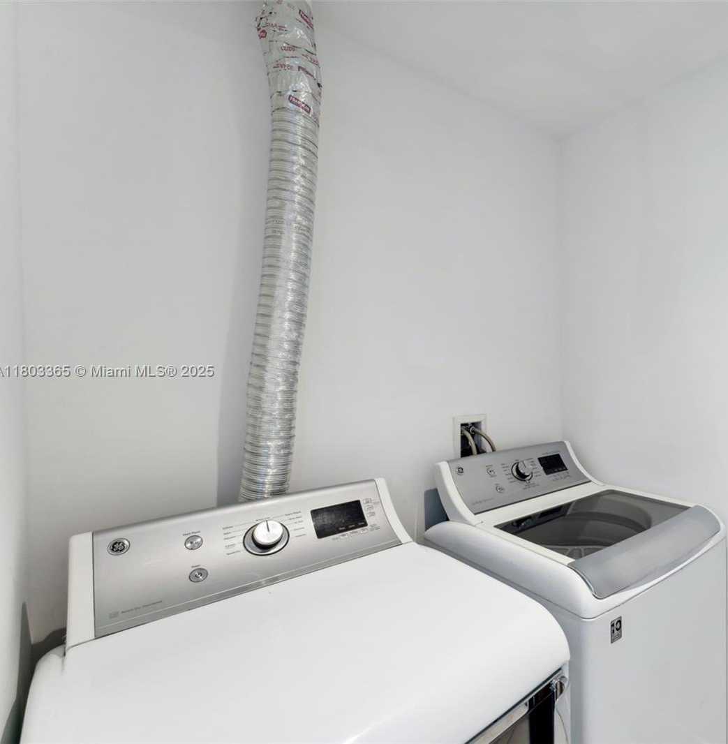 Small Image of 650 NORTH EAST 32ND ST #PH5004, Miami Number 30