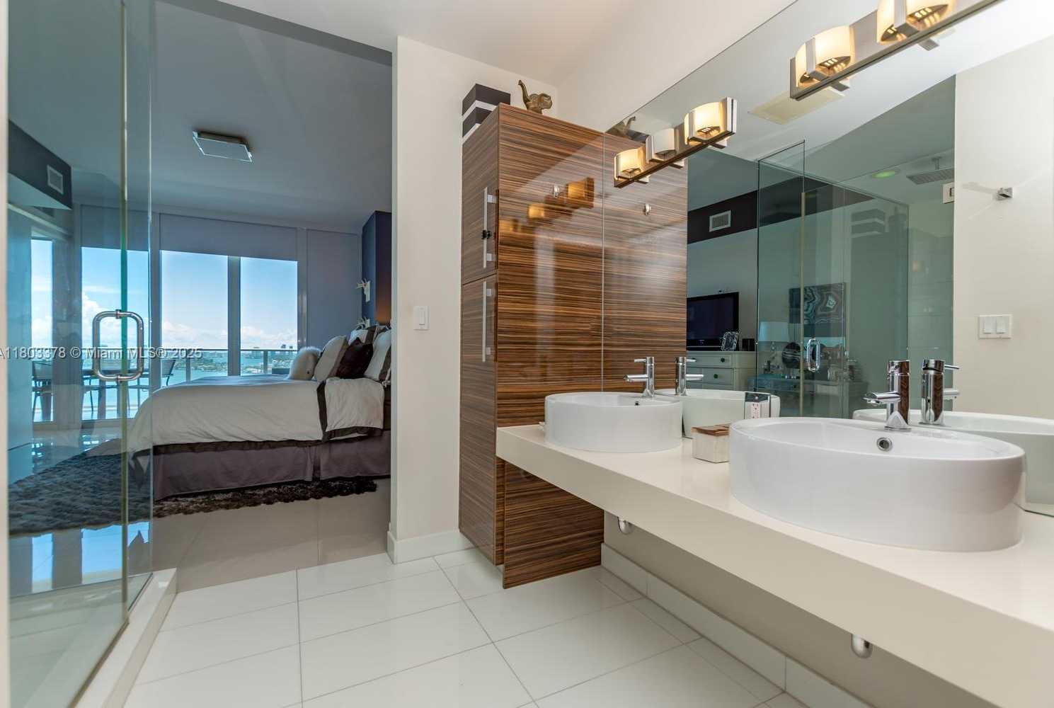Small Image of 2020 NORTH BAYSHORE DR #2005, Miami Number 24