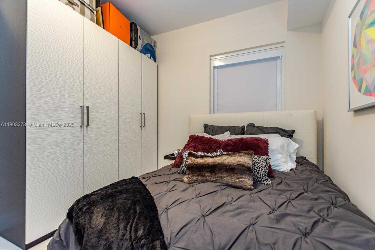 Small Image of 2020 NORTH BAYSHORE DR #2005, Miami Number 27