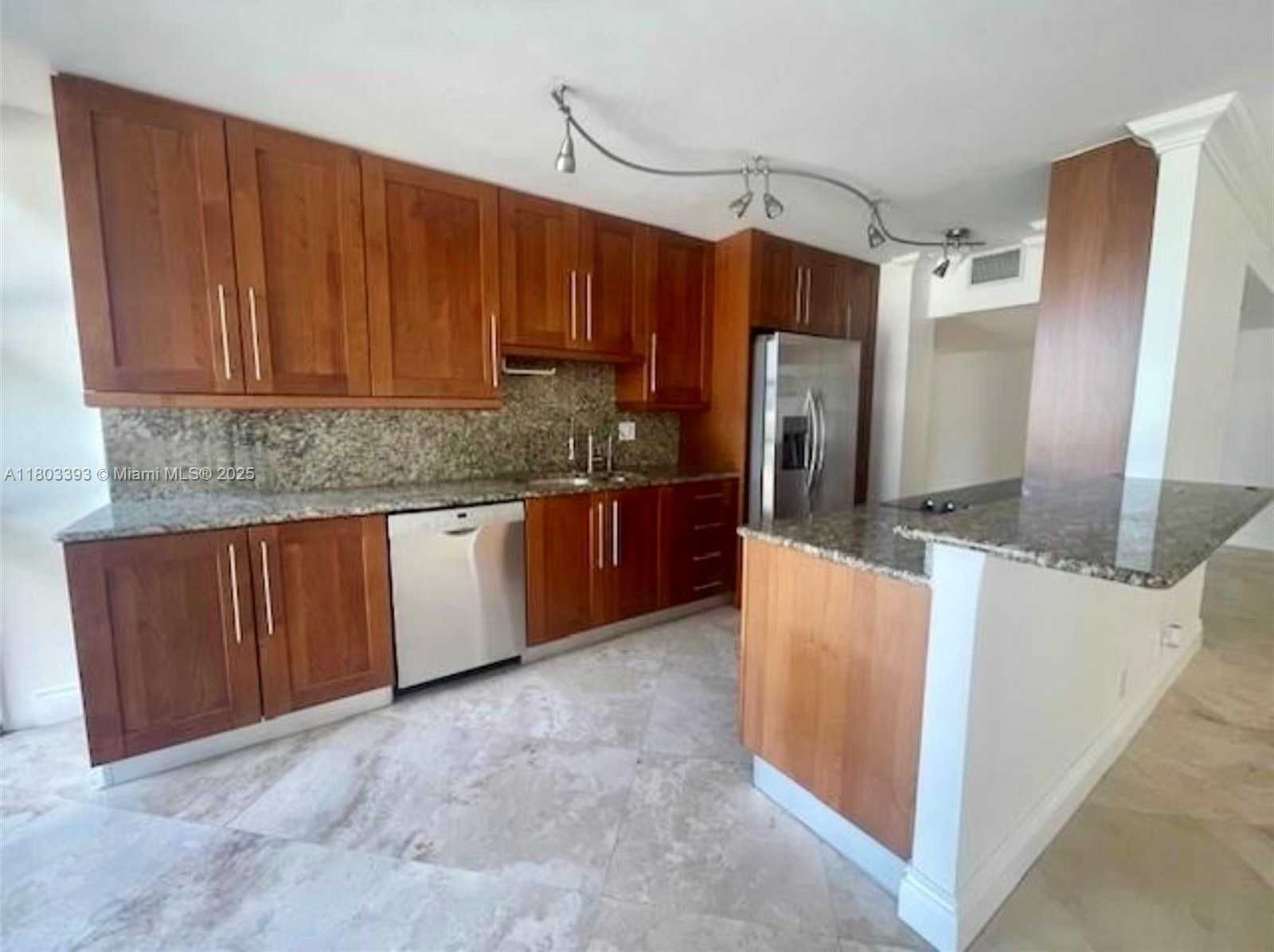 Small Image of 18181 NORTH EAST 31ST CT #509, Aventura Number 3